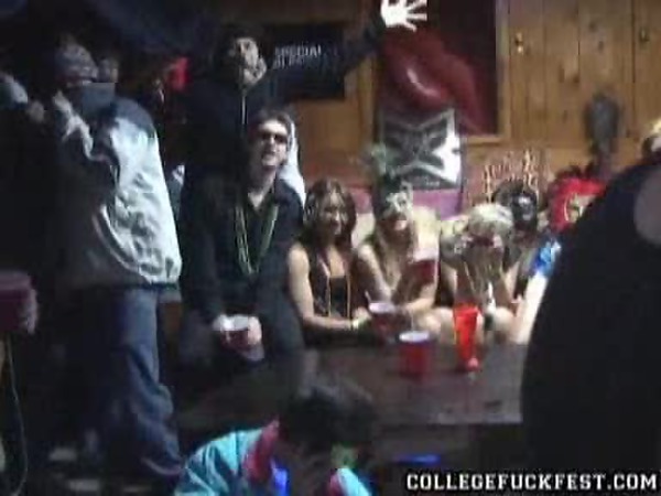 Blowjob, fucking and pussy eating at a party